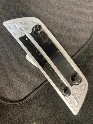 2020-2022 BMW 750i Climate Temperature Control Panel - Front (Used OEM)