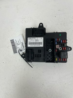 2007 Pontiac G5 Body Control Module Fuse Junction Block (Used OEM)