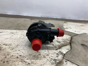 2021-2025 Ford Bronco Auxiliary Engine Water Pump with Pipes (Used OEM)