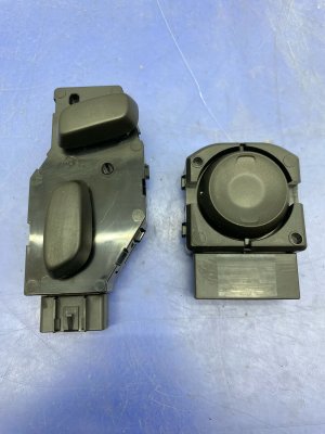 2025-2026 Buick Enclave Power Seat Adjuster Switch Set - Front (Used OEM)