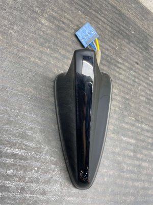 2020-2025 Kia Telluride Ebony (Black) Roof Mounted Shark Fin Radio Antenna (Used OEM)