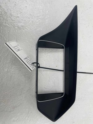 2014-2016 Mercedes-Benz E500 Radio Display Trim Cover Panel (Used OEM)