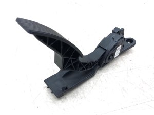 2012-2015 Mercedes-Benz ML350 Accelerator Pedal Assembly (Used OEM)