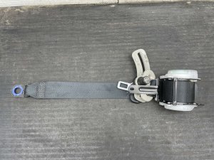 2010-2024 Toyota 4Runner Black 2nd Row Seat Belt Assembly - Rear (Used OEM)