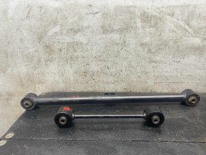 2010-2014 Toyota FJ Cruiser Lower Lateral Control Rod Set - Rear, Right (Passenger) (Used OEM)