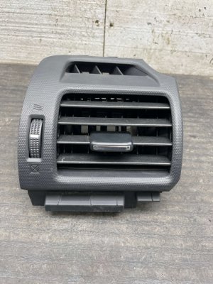 2010-2024 Toyota 4Runner Dashboard Air Conditioning and Heater Vent (Used OEM)