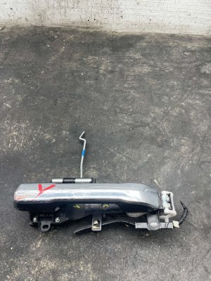 2023-2025 Toyota Sequoia Chrome Exterior Door Handle - Front, Right (Passenger) (Used OEM)