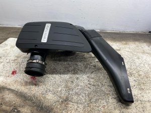 2006-2019 Bentley Flying Spur Engine Air Intake Resonator Duct and Cleaner Box Assembly - Front (Used OEM)
