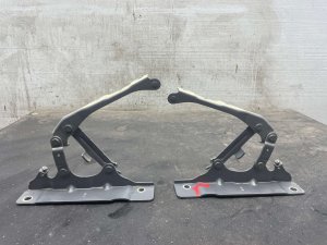 2024-2026 Kia EV9 Hood Hinge Set - Front, Right (Passenger) (Used OEM)