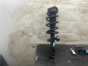 2026 Hyundai Palisade Suspension Strut Assembly - Front, Right (Passenger) (Used OEM)