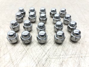 2020-2024 Kia Telluride Chrome Set of 20 Chrome Lug Nuts (Used OEM)
