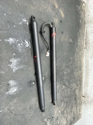 2024-2025 Kia EV9 Power Tailgate Lift Cylinder Strut Set - Rear (Used OEM)