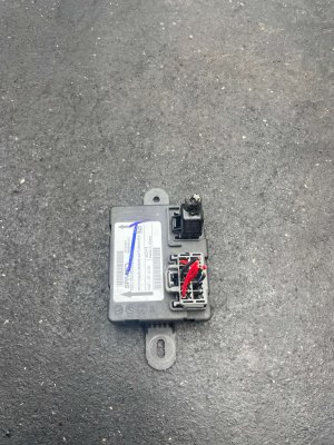 2019-2026 Volvo XC40 Seat Heater Control Module - Rear (Used OEM)