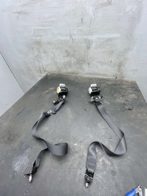 2024-2025 Kia EV9 Black 2nd Row Seat Belt Retractor Assembly Set - Rear, Right (Passenger) (Used OEM)