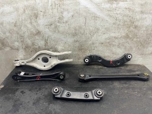 2024-2025 Kia EV9 Upper and Lower Control Arm Set - Rear, Right (Passenger) (Used OEM)