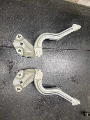 2024-2026 GMC Acadia Hood Hinge Set - Front, Right (Passenger) (Used OEM)