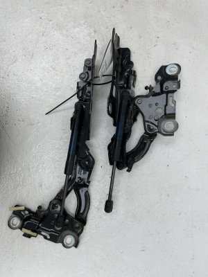 2022-2023 BMW M4 Hood Hinge - Right (Passenger) (Used OEM)