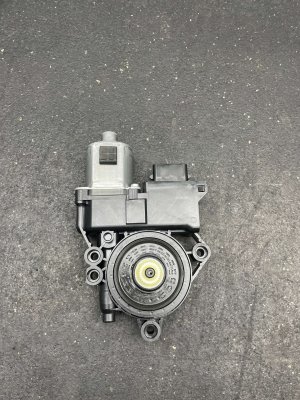 2024-2025 Kia Sorento Window Motor - Front, Left (Driver) (Used OEM)