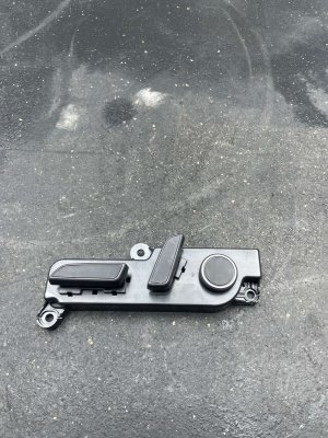  Tesla Model y Seat Switch - Front (Used OEM)