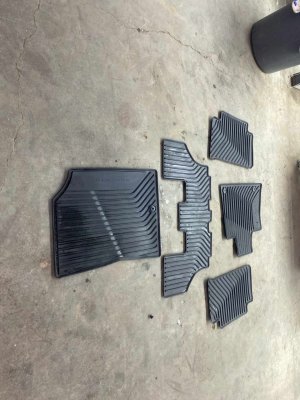 2021-2026 Kia Sorento Black Floor Mat - Front (Used OEM)
