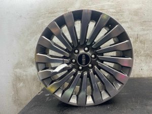 2018-2022 Lincoln Navigator Gray 22x9.5 16-Spoke Machined Charcoal Alloy Wheel (Used OEM)