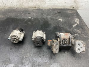 2015-2017 Lincoln Navigator Engine Mount (Used OEM)