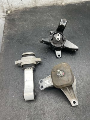 2021-2025 Kia Sorento Engine Mount (Used OEM)