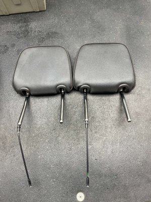 2021-2026 GMC Yukon XL Black Headrest - Right (Passenger) (Used OEM)