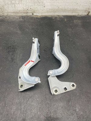 2021-2025 Chevrolet Suburban Hood Hinge - Front, Right (Passenger) (Used OEM)