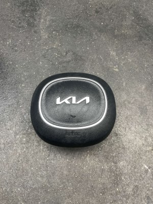 2021-2024 Kia Sorento Black Steering Wheel Air Bag - Front (Used OEM)