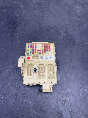 2024-2025 Kia Sorento Fuse Box (Used OEM)
