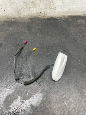 2021-2025 GMC Yukon XL White Antenna (Used OEM)