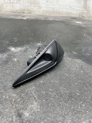  Tesla Model y Fender Mounted Video Camera - Front (Used OEM)