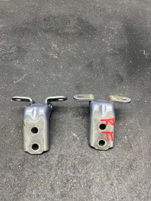 2021-2025 Kia Sorento Silver Door Hinge - Front, Right (Passenger) (Used OEM)