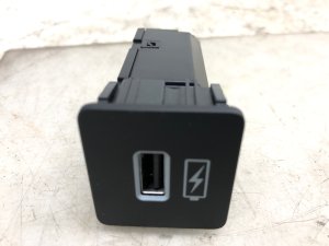 2021-2024 Honda Odyssey Center Console USB Charger Port Hub (Used OEM)