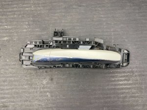 2020-2025 Mercedes-Benz GLB250 Polar White Keyless Go Exterior Door Handle Assembly - Front, Left (Driver) (Used OEM)