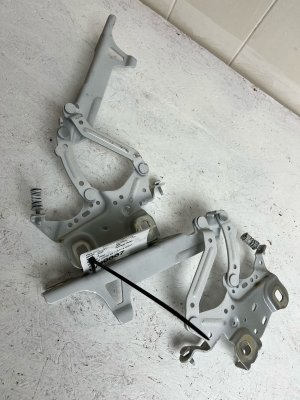 2025-2026 Mini Cooper Hood Hinge Set - Right (Passenger) (Used OEM)
