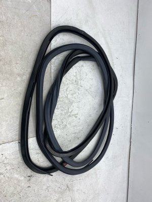 2014-2019 Bentley Flying Spur Door Weatherstrip Seal Set - Rear (Used OEM)