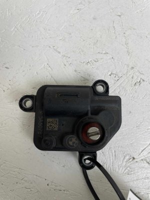 2018-2023 BMW M5 Rear Muffler Flap Exhaust Actuator (Used OEM)