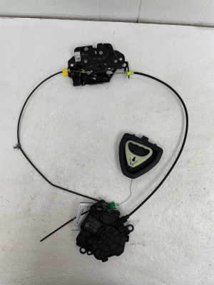2024-2025 BMW M5 Door Latch Assembly - Rear (Used OEM)