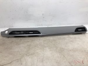 2020-2022 Hyundai Palisade Gray Dashboard Air Vent with Trim Molding - Front (Used OEM)