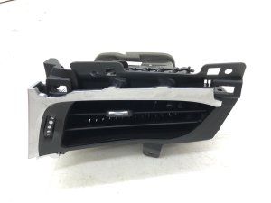 2015-2020 GMC Yukon XL Dashboard Air Conditioning Vent - Front (Used OEM)