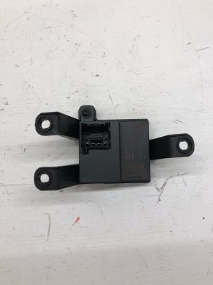 2013-2019 Bentley Flying Spur Heater Control Module (Used OEM)