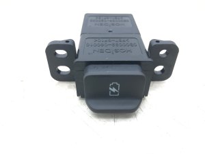 2019-2022 INFINITI QX50 Center Console USB Port and Power Outlet - Rear (Used OEM)
