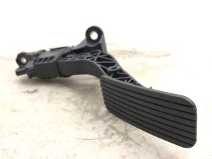 2019-2021 Hyundai Veloster Accelerator Pedal Assembly with Travel Sensor (Used OEM)