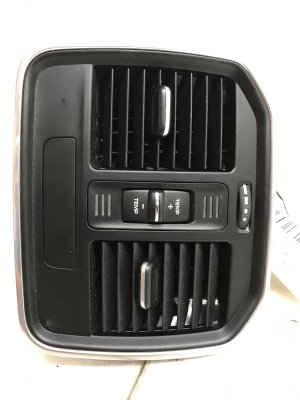 2015-2018 Porsche Macan Climate Control Panel with Air Vent - Rear (Used OEM)