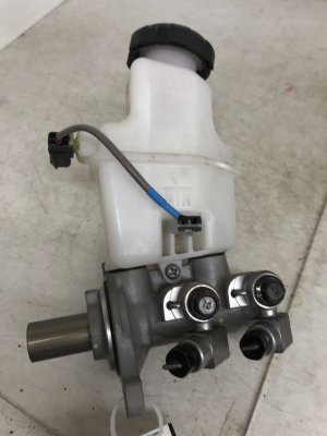 2019-2021 Genesis G70 Brake Master Cylinder with Reservoir (Used OEM)