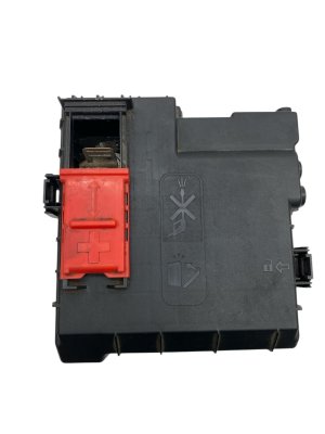 2020-2023 GMC Sierra 2500 HD Engine Bay Battery Distribution Fuse Block (Used OEM)
