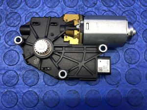 2017-2022 Maserati Levante Sunroof Sunshade Motor (Used OEM)