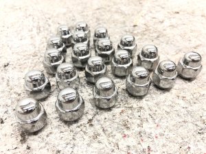 2020-2025 Kia Telluride 20-Piece Wheel Lug Nut Set (Used OEM)